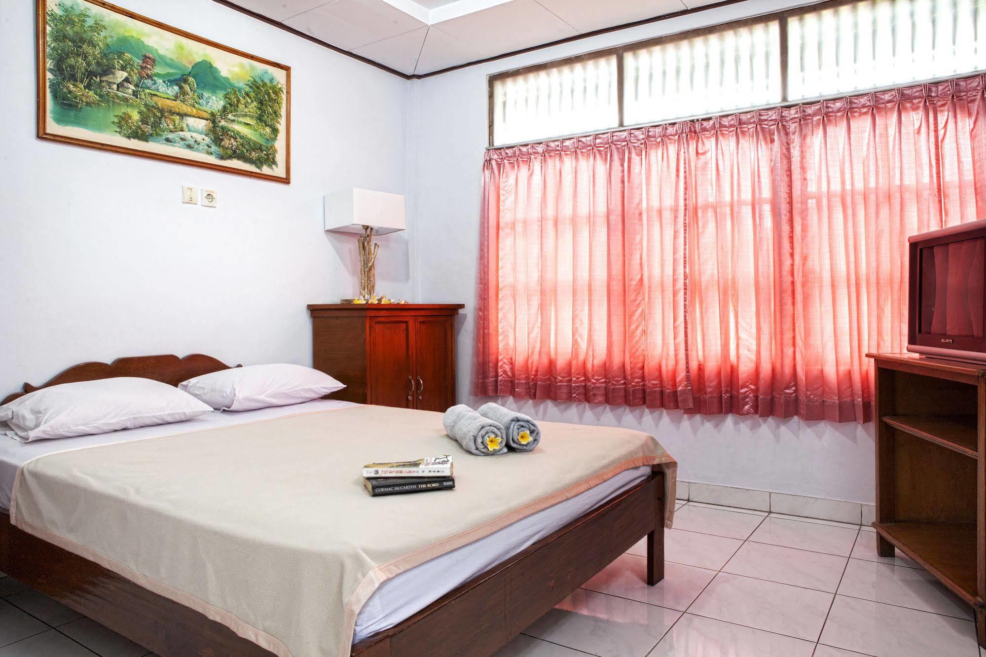 Hotel Palm Garden Kuta Kuta Lombok Exterior foto
